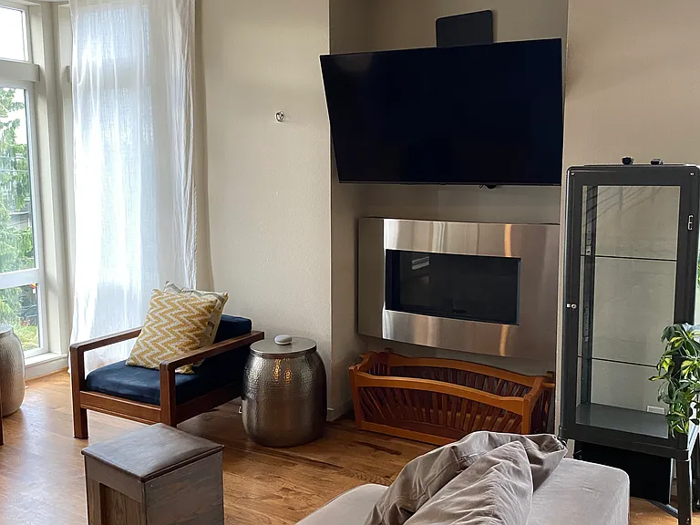 2nd floor living area