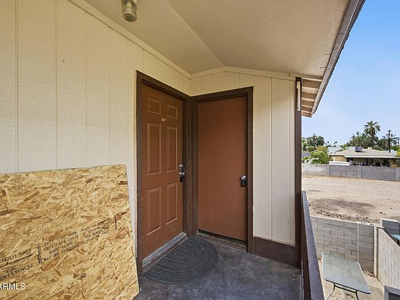 2nd image of 436 W Clark St APT 202