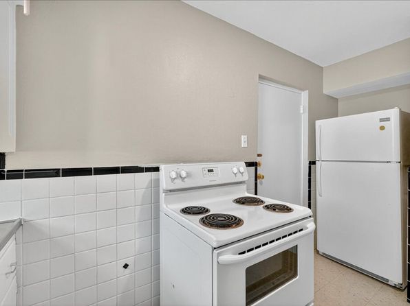 7138 Jamieson Ave #1W