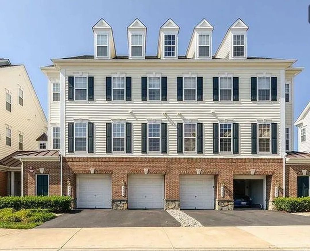 3 bed, 2.5 bath, 1775 sqft, $2,875 — Photo 1