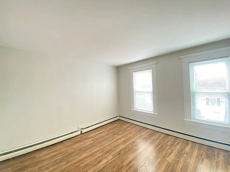 43 Ashland St #2 — Photo 3
