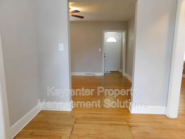 325 James Ave — Photo 15