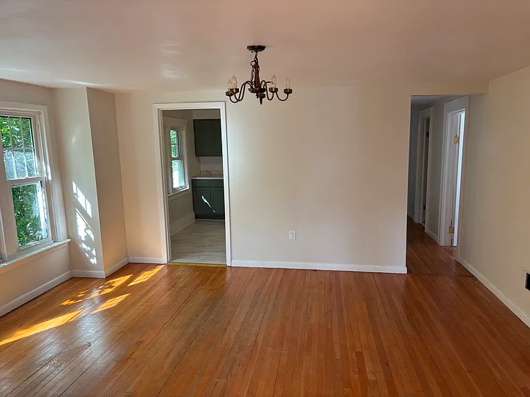 405 Willis Ave #2 — Photo 27