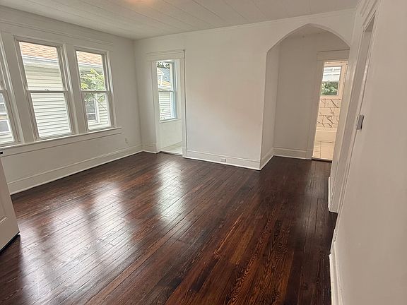 5th image of 107 Bridgeport Ave #2
