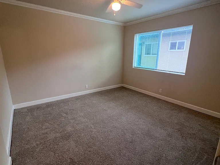 Central Avenue Apartments — Photo 19