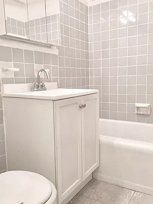 Rented by Quest Realty Sunnyside Corp | media 8