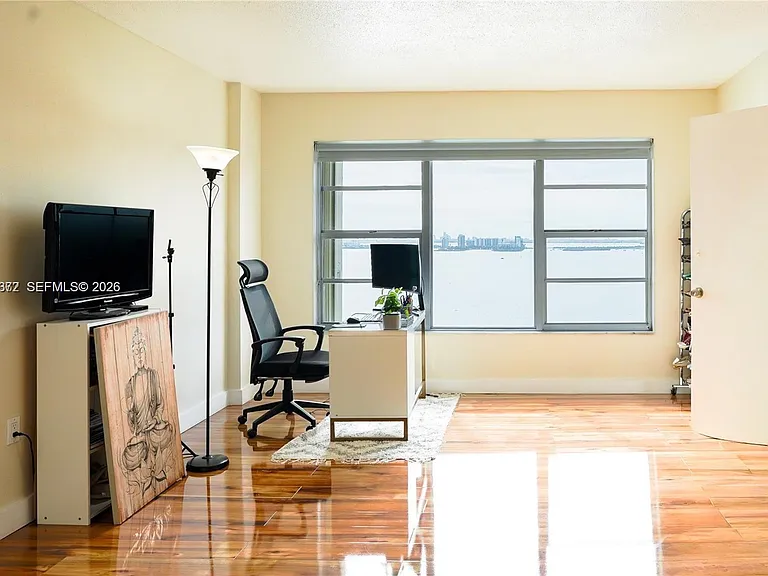 11111 Biscayne Blvd #20E — Photo 10
