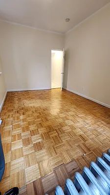 Rented by Manhattan Realty Group | media 10