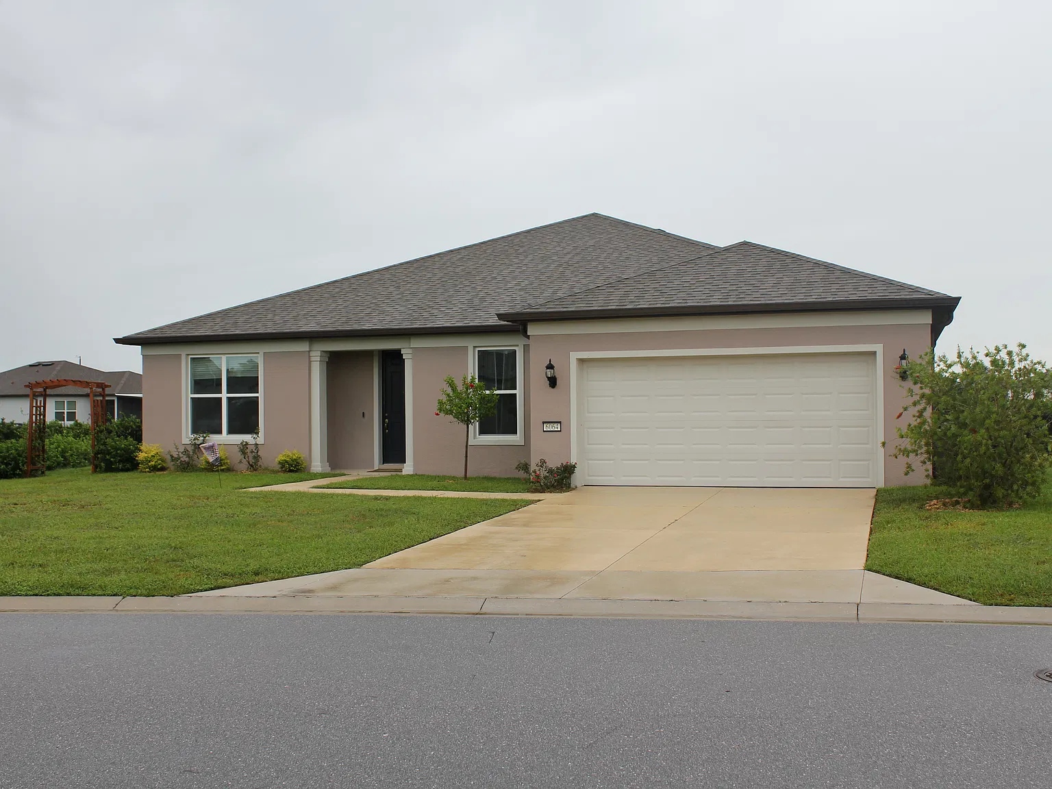 2 bed, 2.5 bath, 2268 sqft, $2,500 — Photo 2