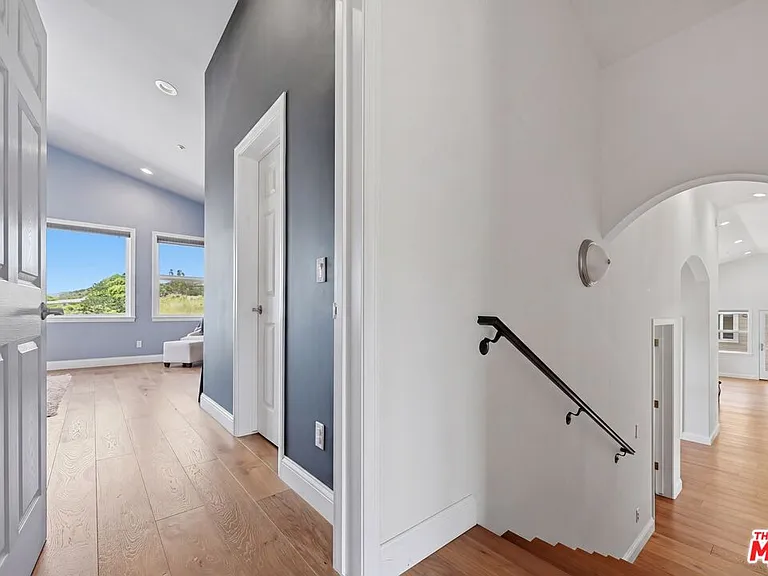 30429 Morning View Dr — Photo 16