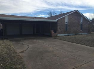 1028 NW 2nd St, Moore, OK 73160