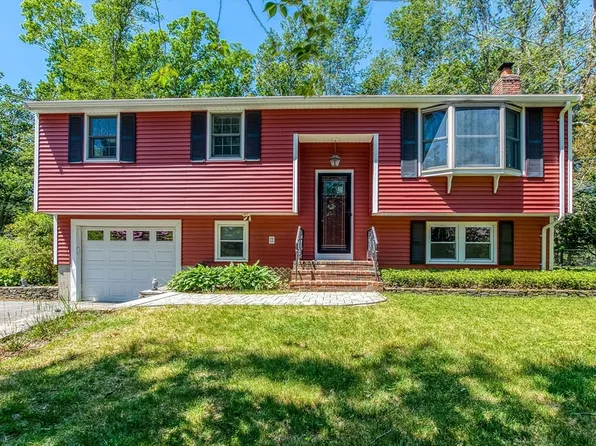36 Carl Rd, Raynham, MA 02767