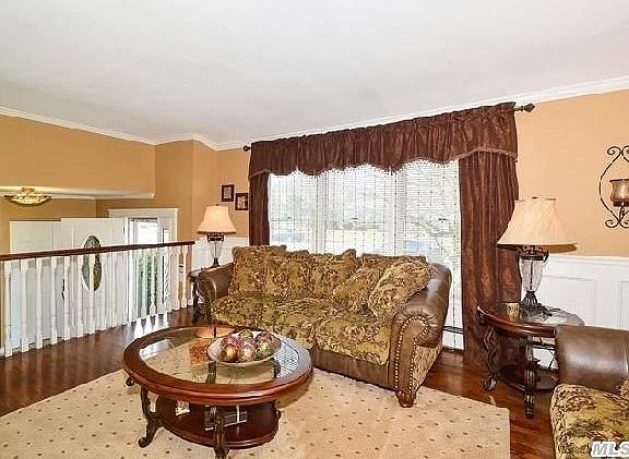5th image of 153 Montrose Dr