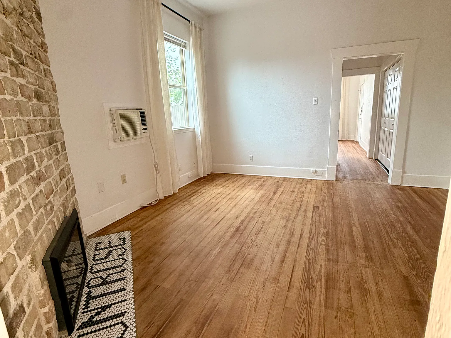 1 bed, 850 sqft, $1,500 — Photo 3