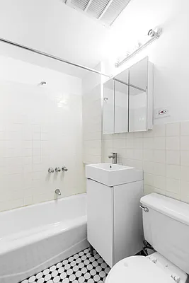 Rented by Platinum Properties | media 3