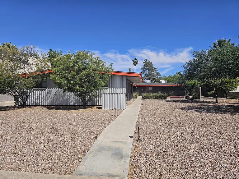 824 E Rose Ln #4 — Photo 15