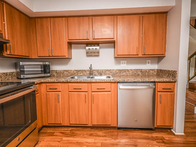 10231 Millstream Dr — Photo 11
