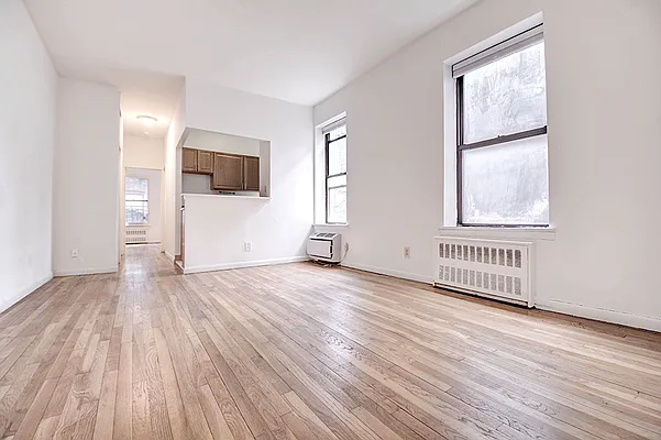 Rented by Urbane Brokerage | media 13