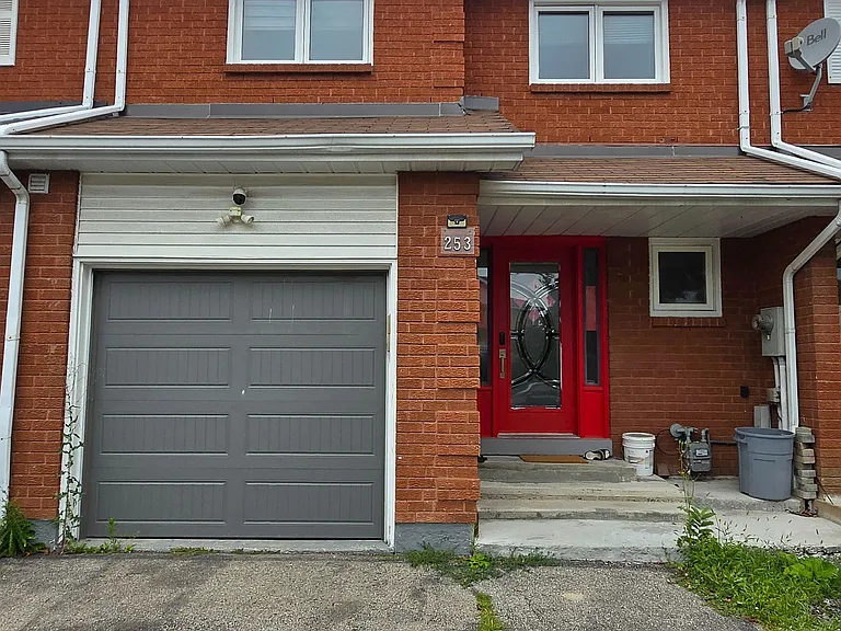 253 Hollymount Dr — Photo 1