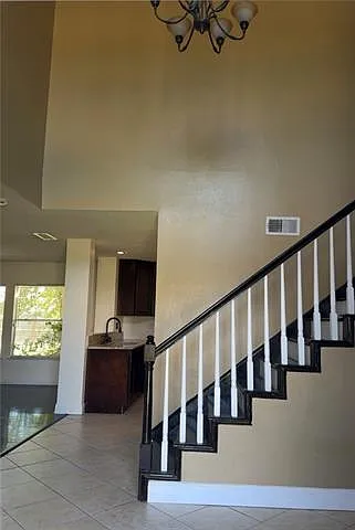 3 bed, 2.5 bath, 2055 sqft, $1,850 — Photo 4