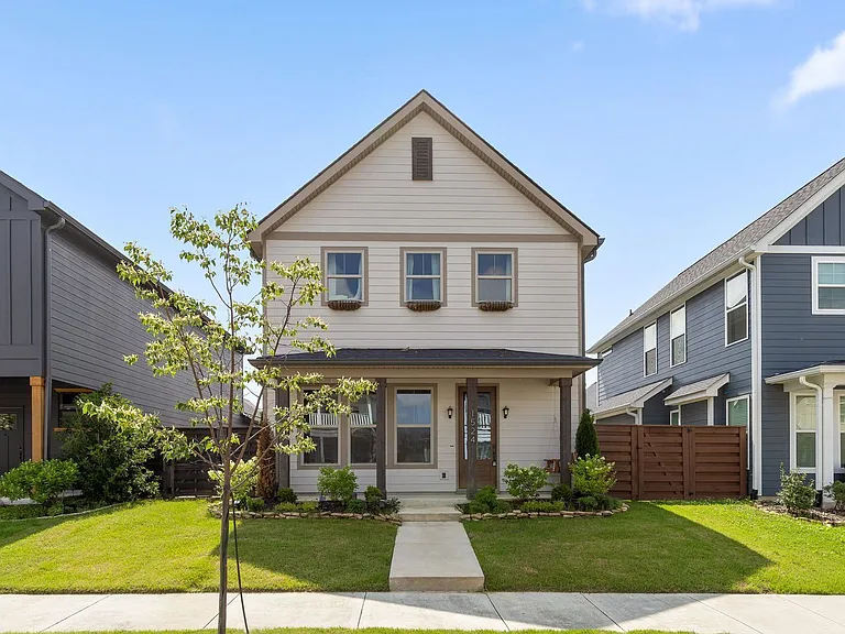 1524 Farmhouse Trl — Photo 1