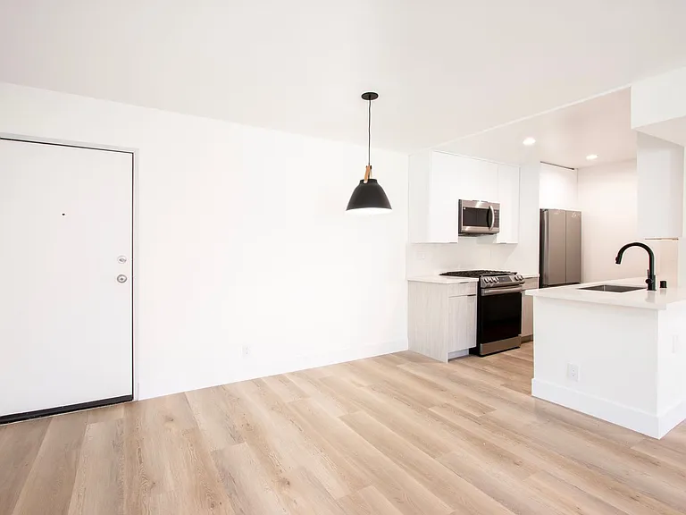 2123 Rodney Dr — Photo 20