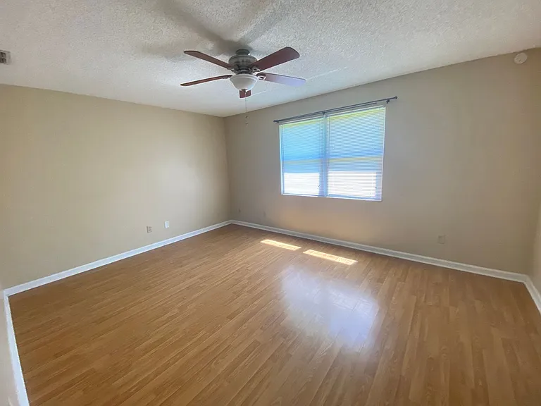 599 Richard Lee St — Photo 11