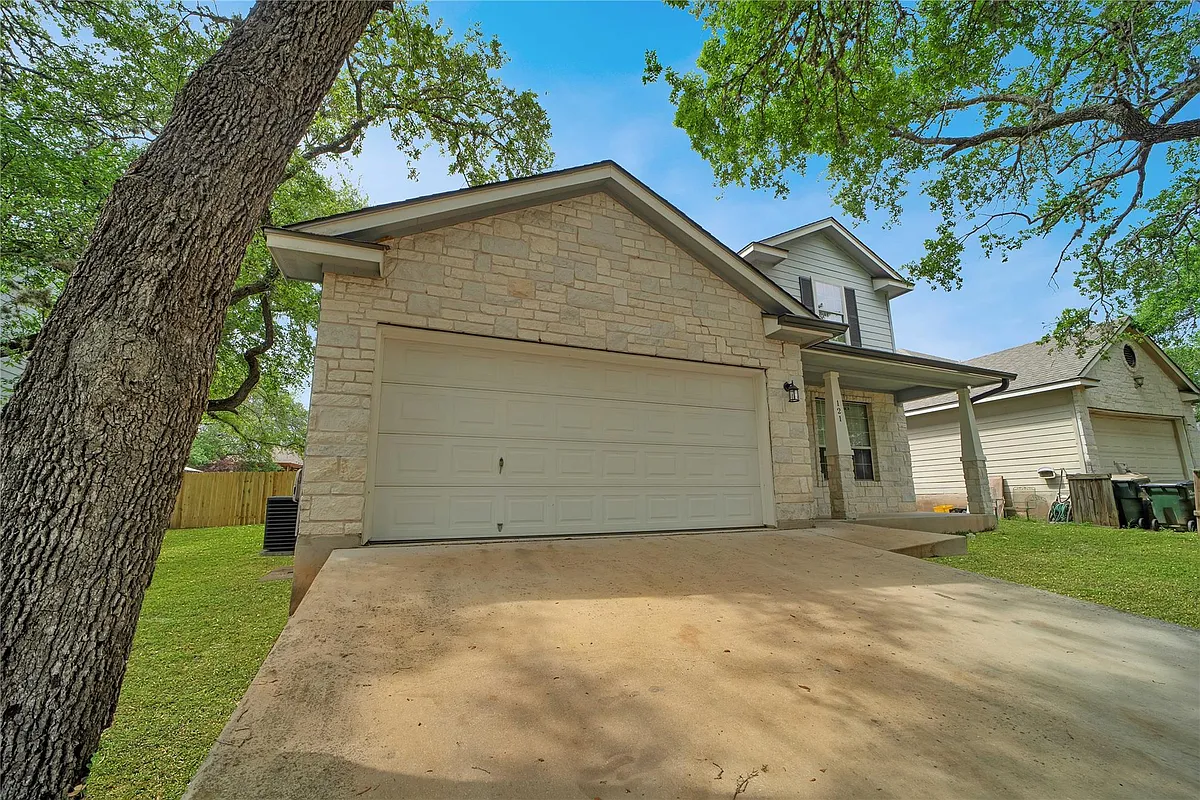 Building Photo - 121 Park Ln