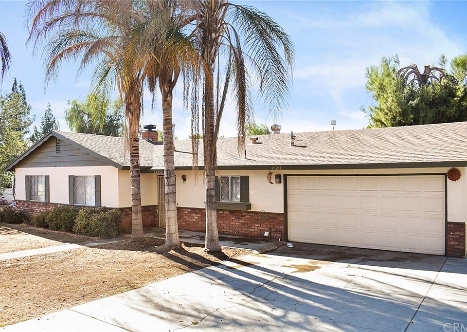 1st image of 24212 Dracaea Ave