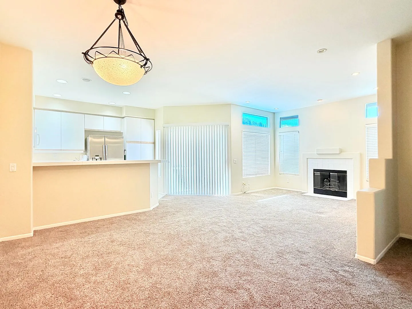 2 bedroom 2 bath Condo — Photo 3