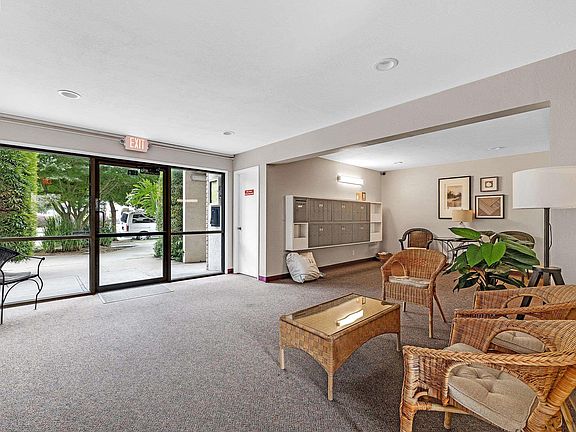 5th image of 2133 Santa Clara Ave Unit 328