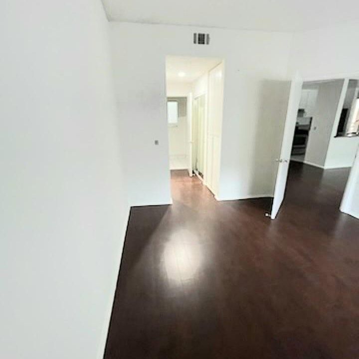 1st image of 1735 Peyton Ave #2119