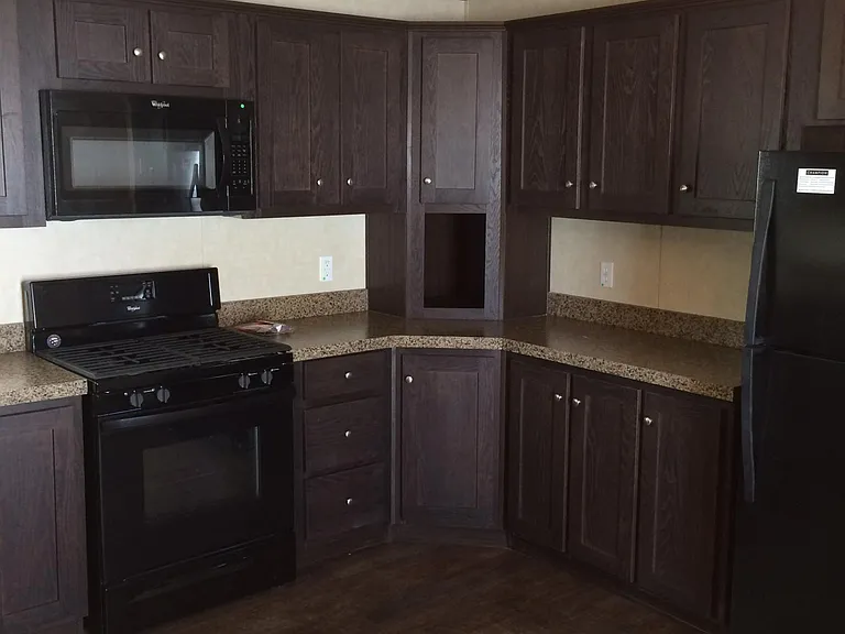 Youngstown Estates — Photo 17