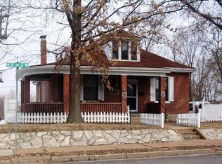 825 W 2nd St, Washington, MO 63090