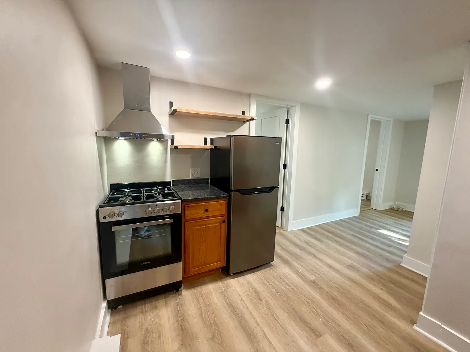 2 bed, 1150 sqft, $1,375 — Photo 2