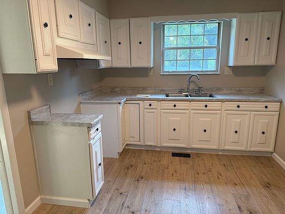 5th image of 732 Glenwood Rd