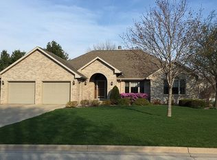 2150 S Courtland Dr, Green Bay, WI 54313