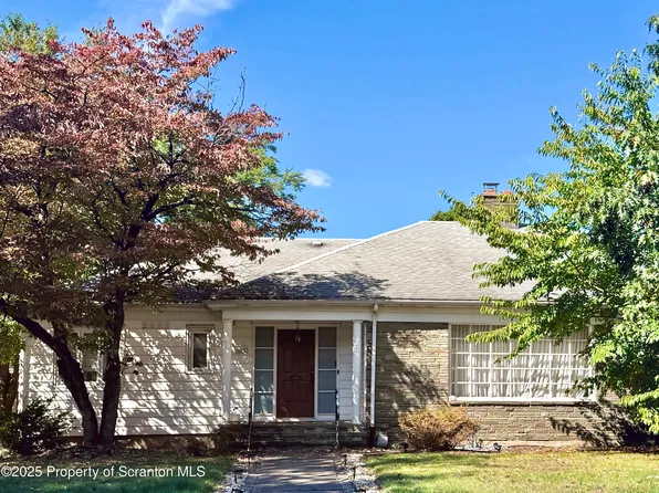 600 Meadowland Ave, Kingston, PA 18704