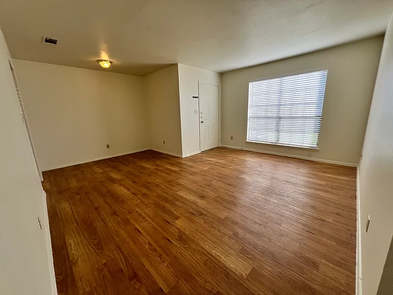 305 Craddock Ave #A — Photo 3