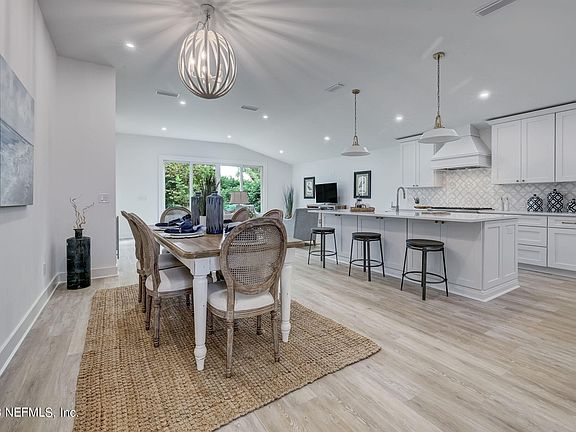2nd image of 1512 BIRKDALE Lane