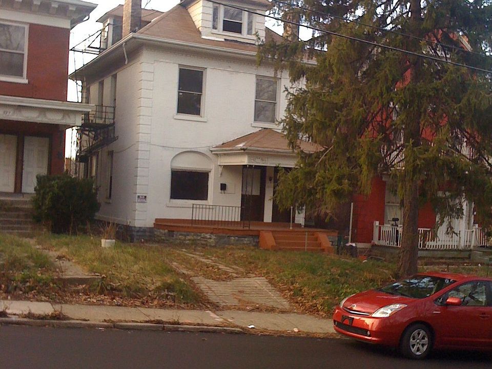 1st image of 225 Forest Ave