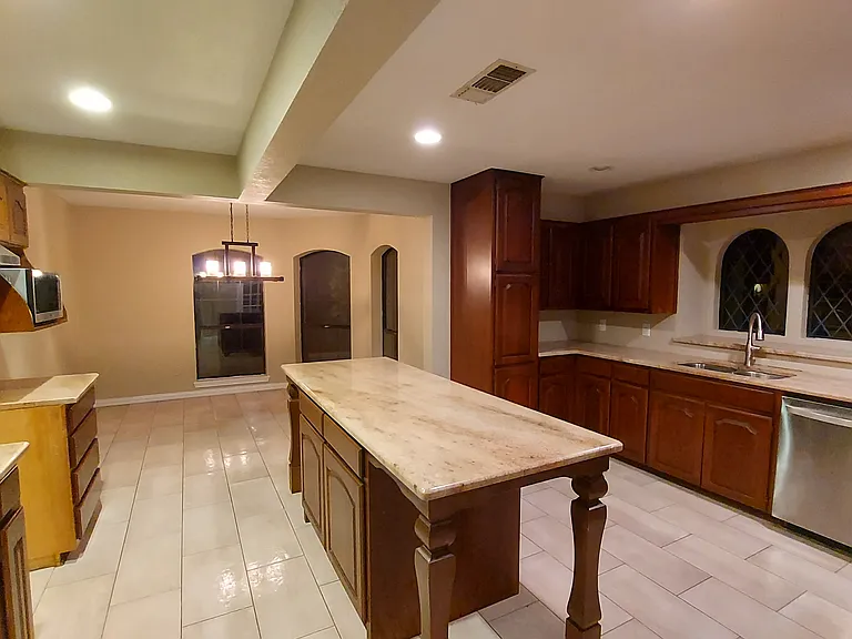 603 Spring Creek St — Photo 5