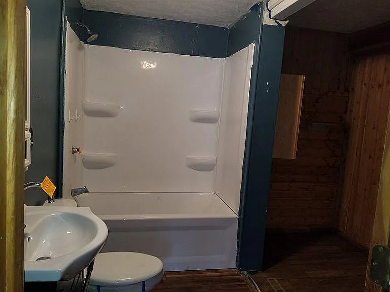 339 Carp St — Photo 2