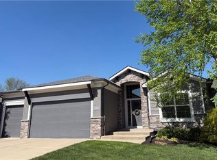 1537 Woodland Rd, Greenwood, MO 64034