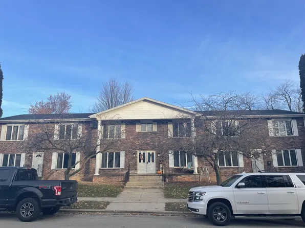 117-121 E High St, Seymour, WI 54165