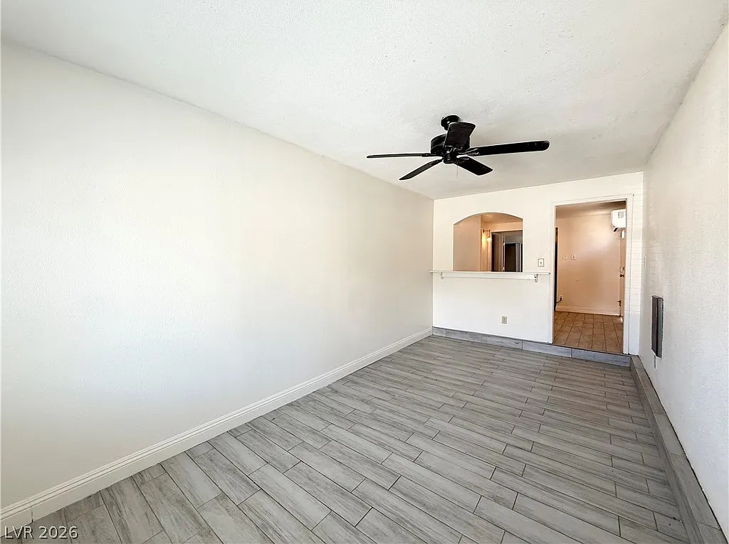 1 bed, 1.0 bath, 1396 sqft, $915 — Photo 4