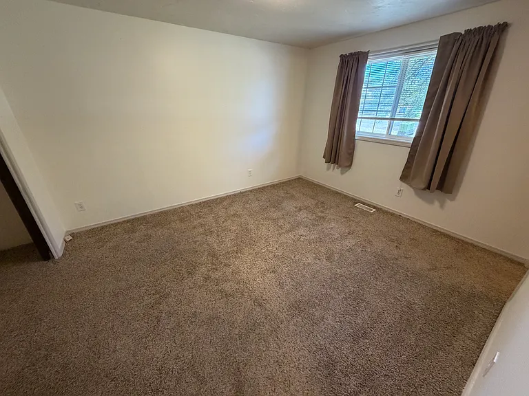 1155 S 5 W — Photo 22