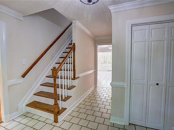 5th image of 9240 Larkwood Ct