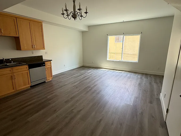 13748 Sherman Way — Photo 9