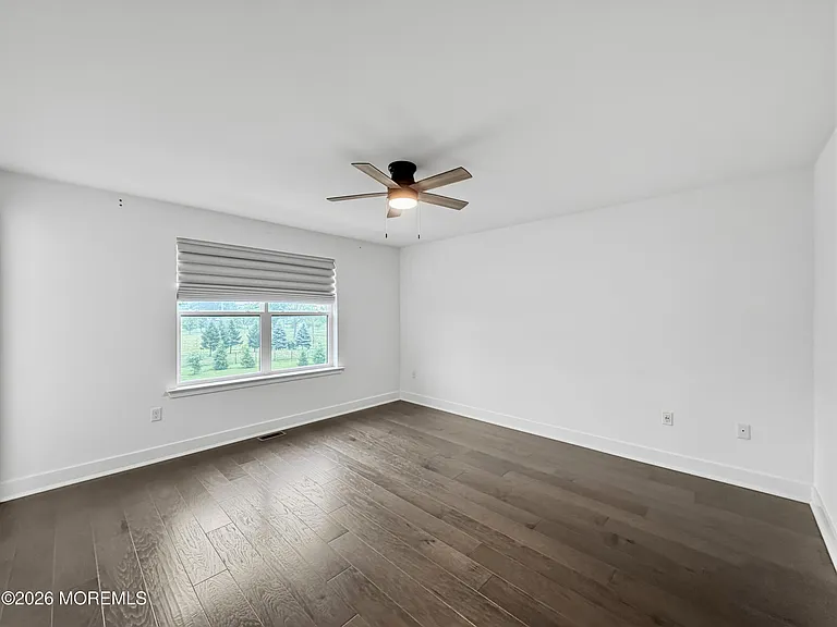 89 Bataan Ave — Photo 30